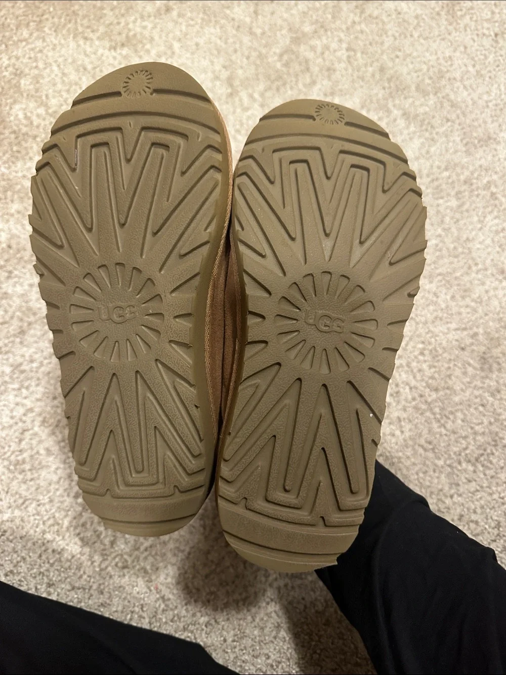 UGG Tasman slipper in chestnut color - Picture 8 of 9